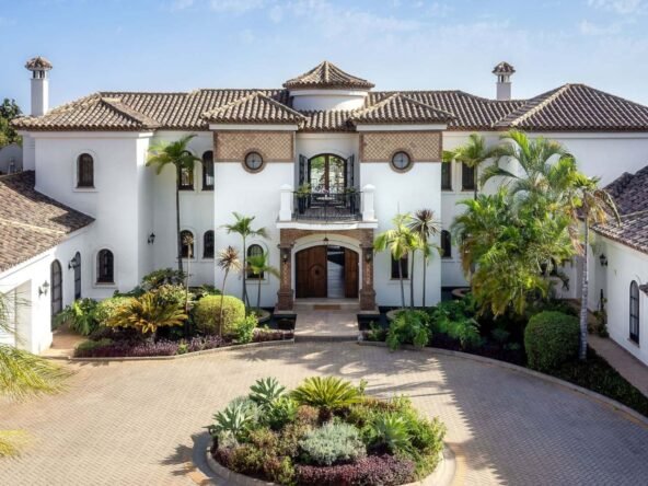 Authentic Andalusian Villa with Breathtaking Sea Views - Facade - SK0146