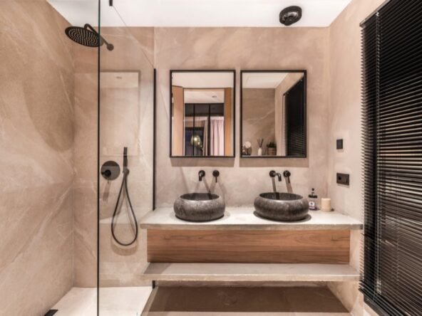 Cozy Beach Villa – Steps from the Sea - Shower - SK0122