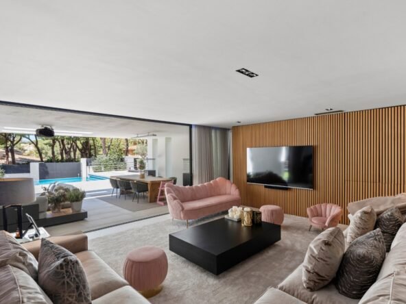 Elegant Villa in Marbella East – A Private Oasis - Bedroom - SK0138