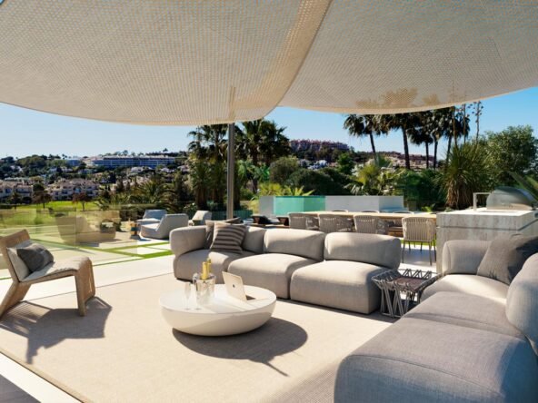 Frontline Golf Villa in Marbella – A Dream for Golf Lovers - Terrace - SK0063
