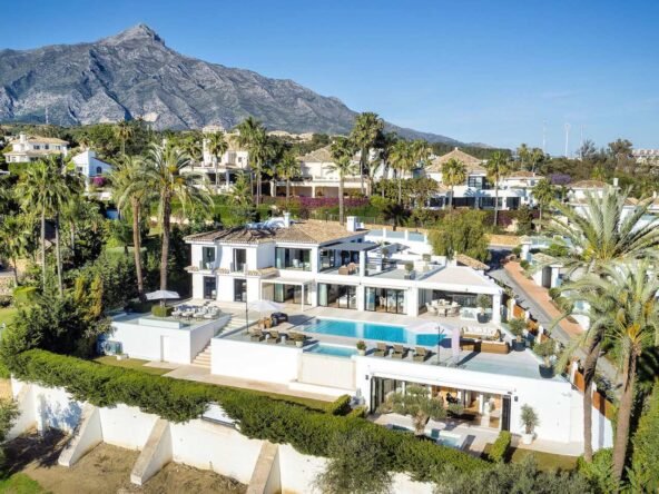 Frontline Golf Villa in Nueva Andalucía – A Sanctuary of Luxury and Comfort - Facade - SK0144