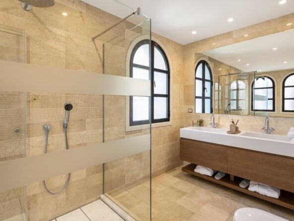 Majestic Andalusian Palace in Marbella – A Timeless Masterpiece - Bathroom - SK0086