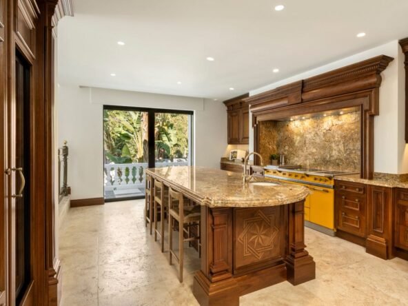 Majestic Andalusian Palace in Marbella – A Timeless Masterpiece - Kitchen - SK0086