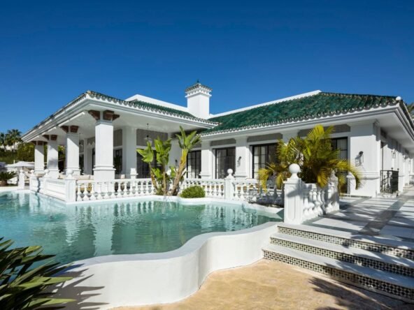 Majestic Andalusian Palace in Marbella – A Timeless Masterpiece - Pool - SK0086