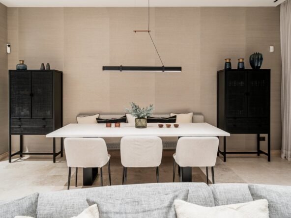 Modern Villa in Nueva Andalucía – A Blend of Luxury and Style - Dining Room - SK0135