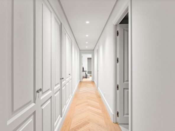 Refined Villa in Nueva Andalucía – Luxury Meets Provençal Charm - Hallway - SK0140